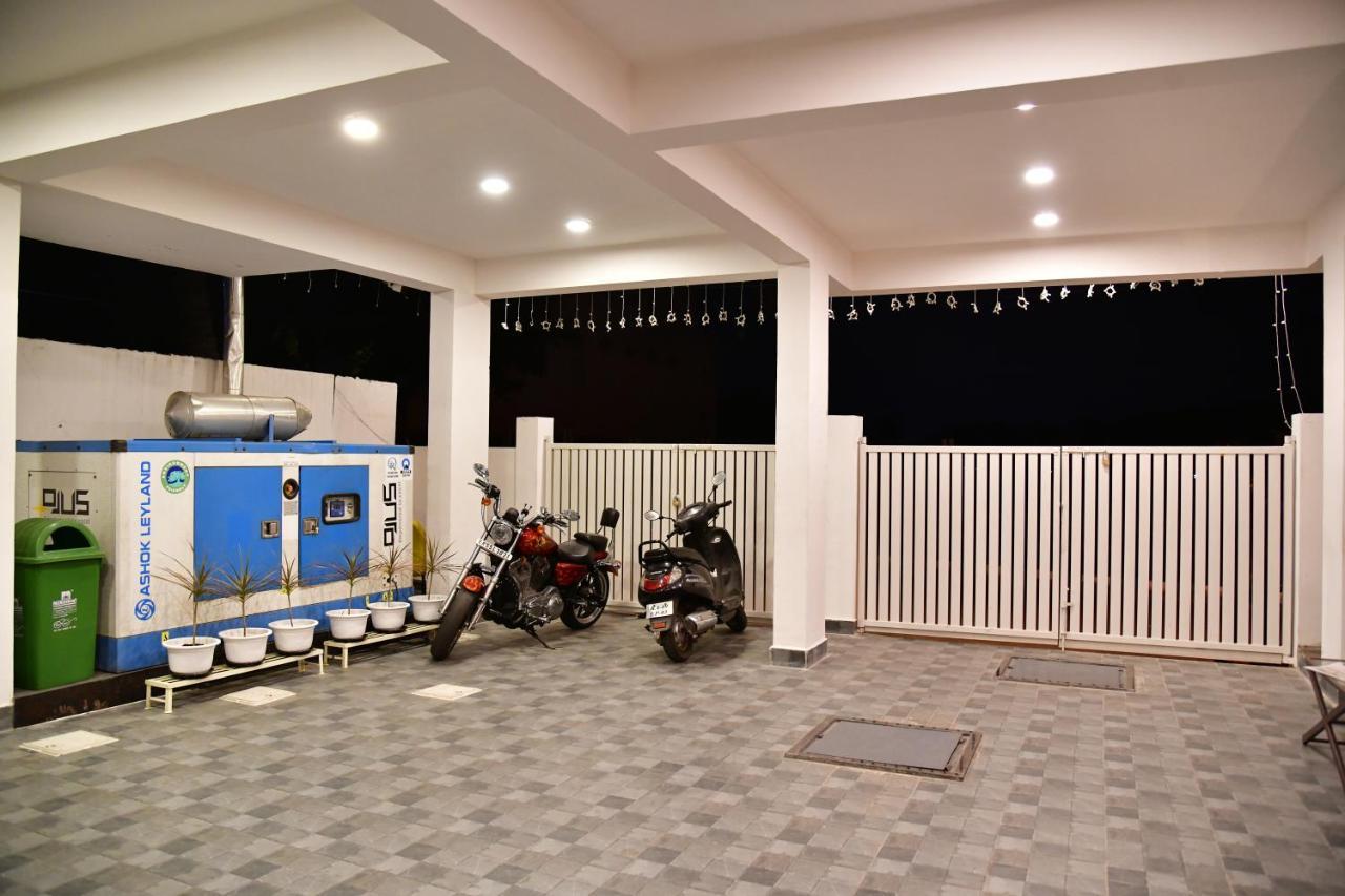 Xcel Luxury Hotel Apartments-Home Living Redefined Mysore Exterior foto